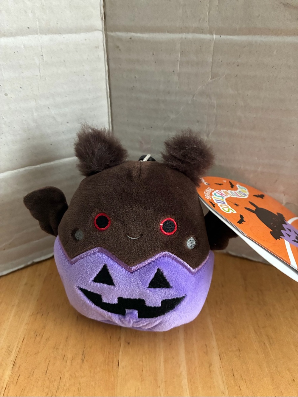 Squishmallows Halloween Perkin the mothman Jack-O'-Lantern clip NWT abt 3 in